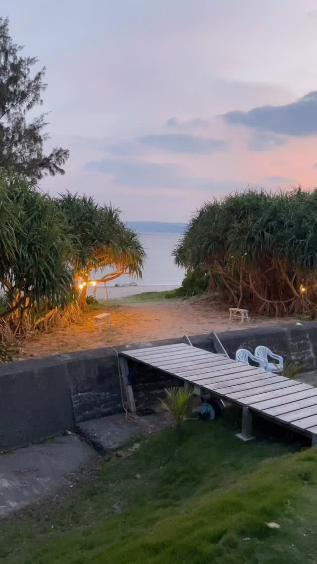 一日の終わりに眺める

夕暮れ時の海と空に

心地良さを感じます